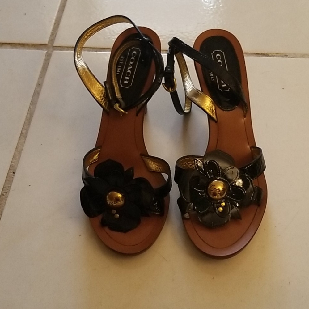 NWOT size 9 Coach heels!!